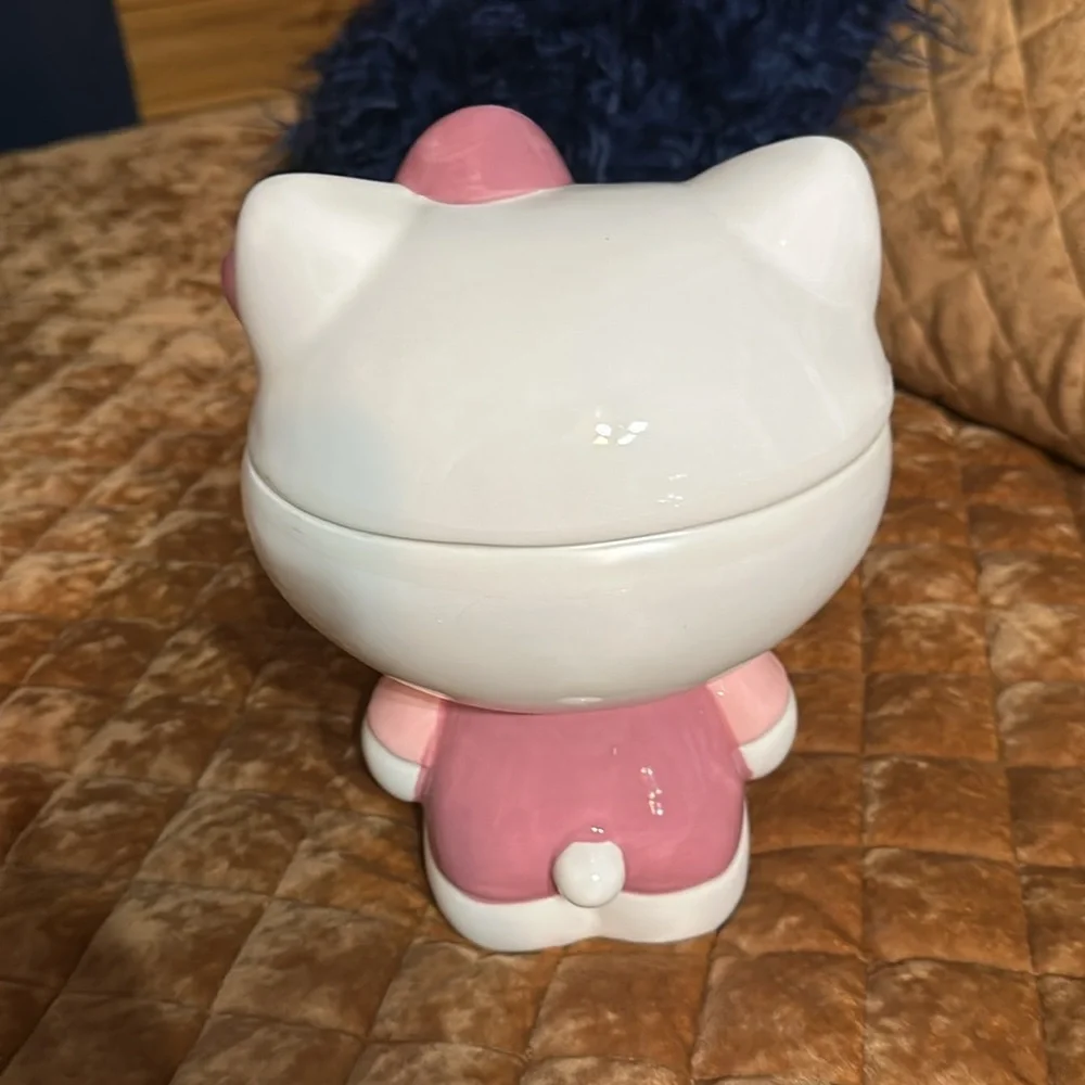 Hello Kitty Cookie Jar - Picture 2 of 5